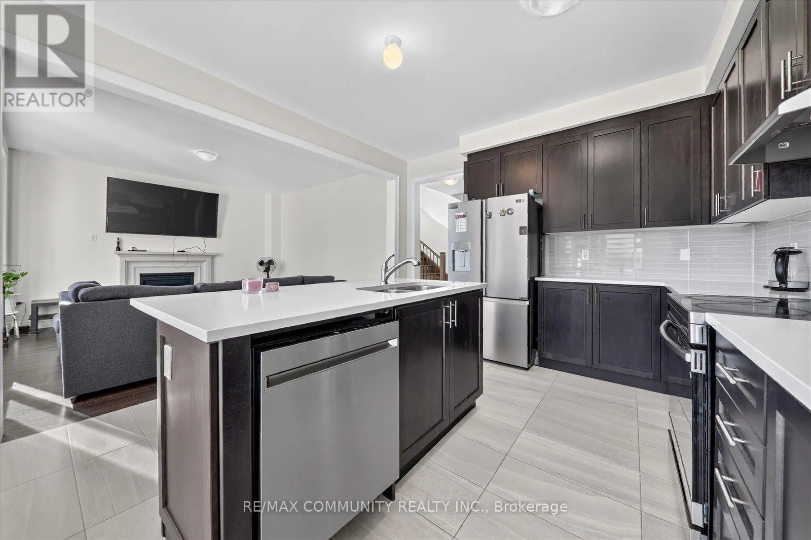 19 ROGERSON STREET