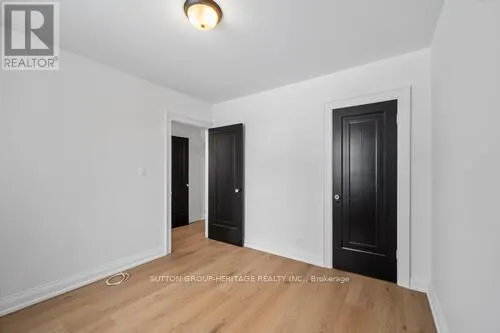 860 SIMCOE STREET N