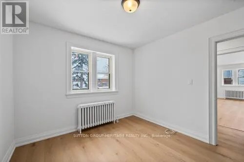 860 SIMCOE STREET N