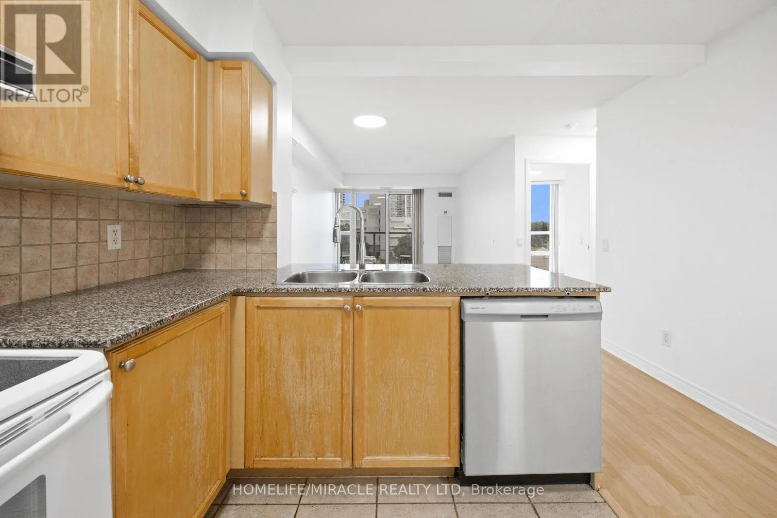 410 - 83 BOROUGH DRIVE