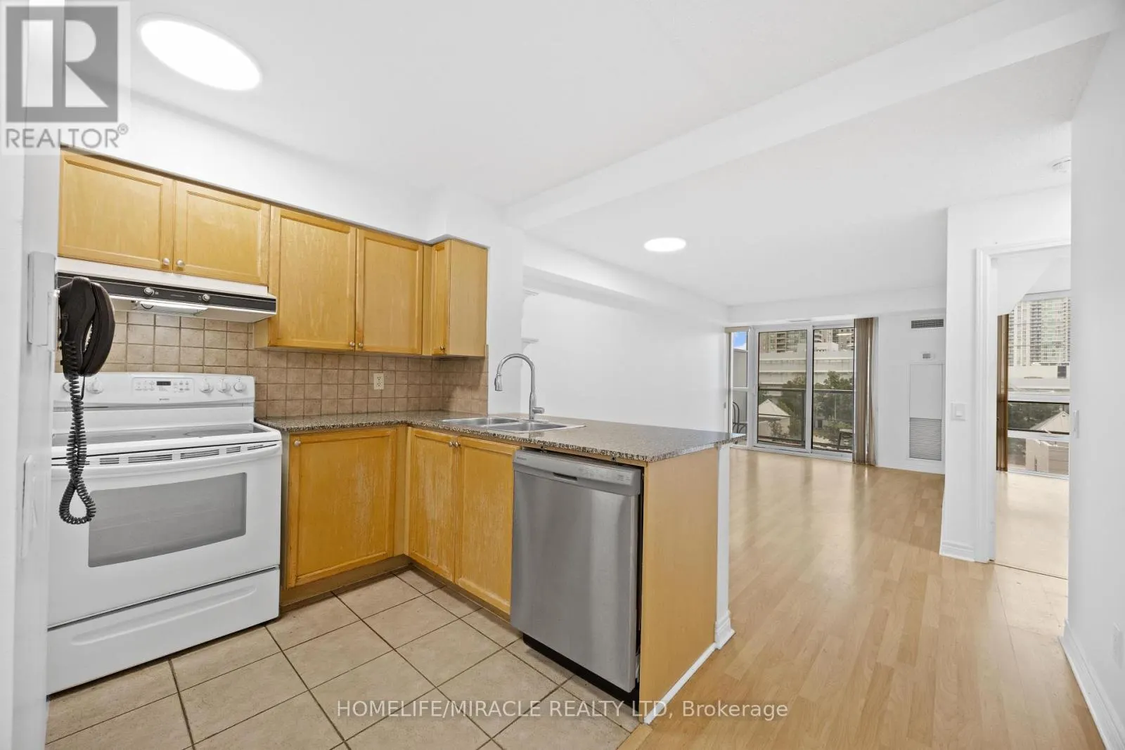 410 - 83 BOROUGH DRIVE