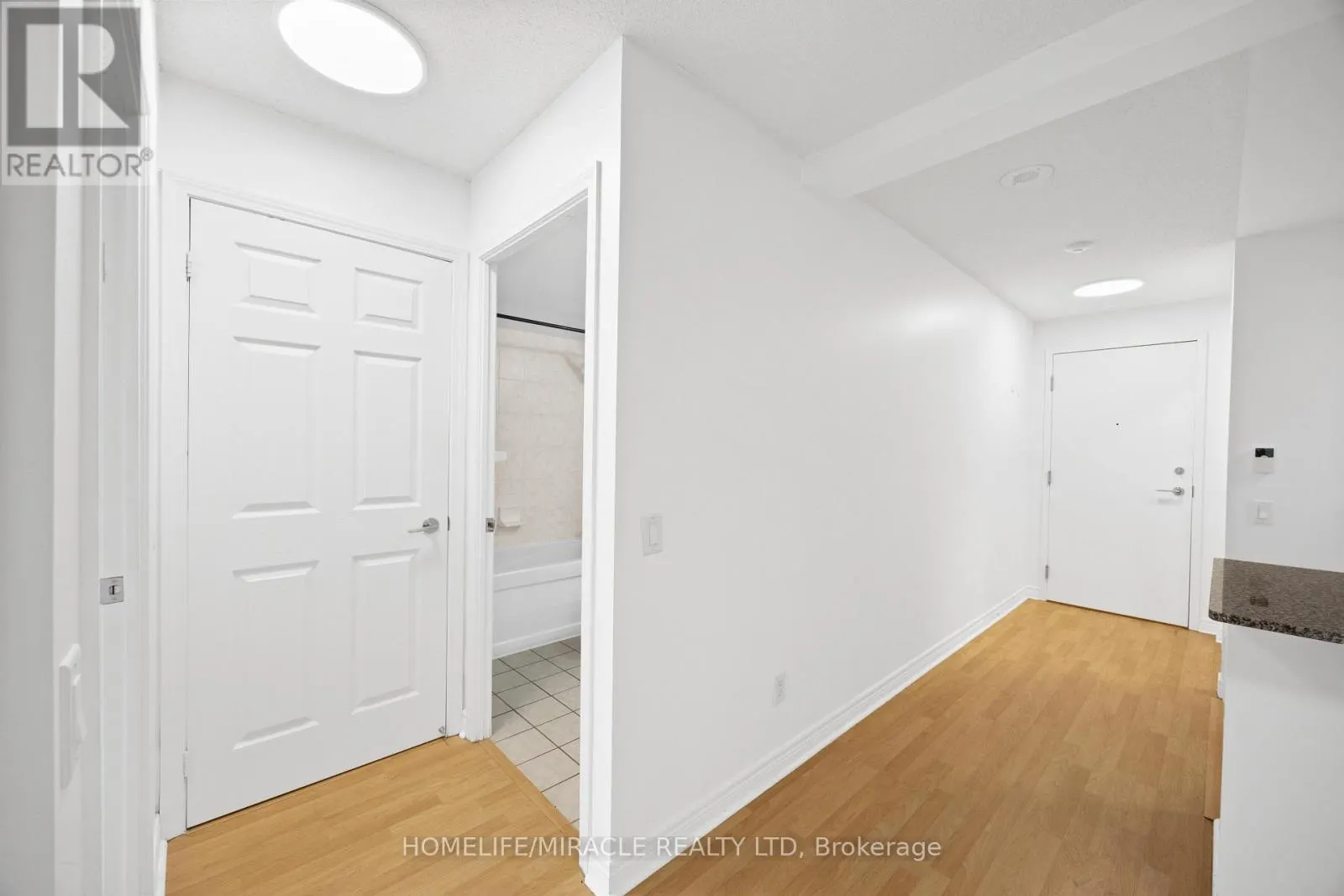 410 - 83 BOROUGH DRIVE