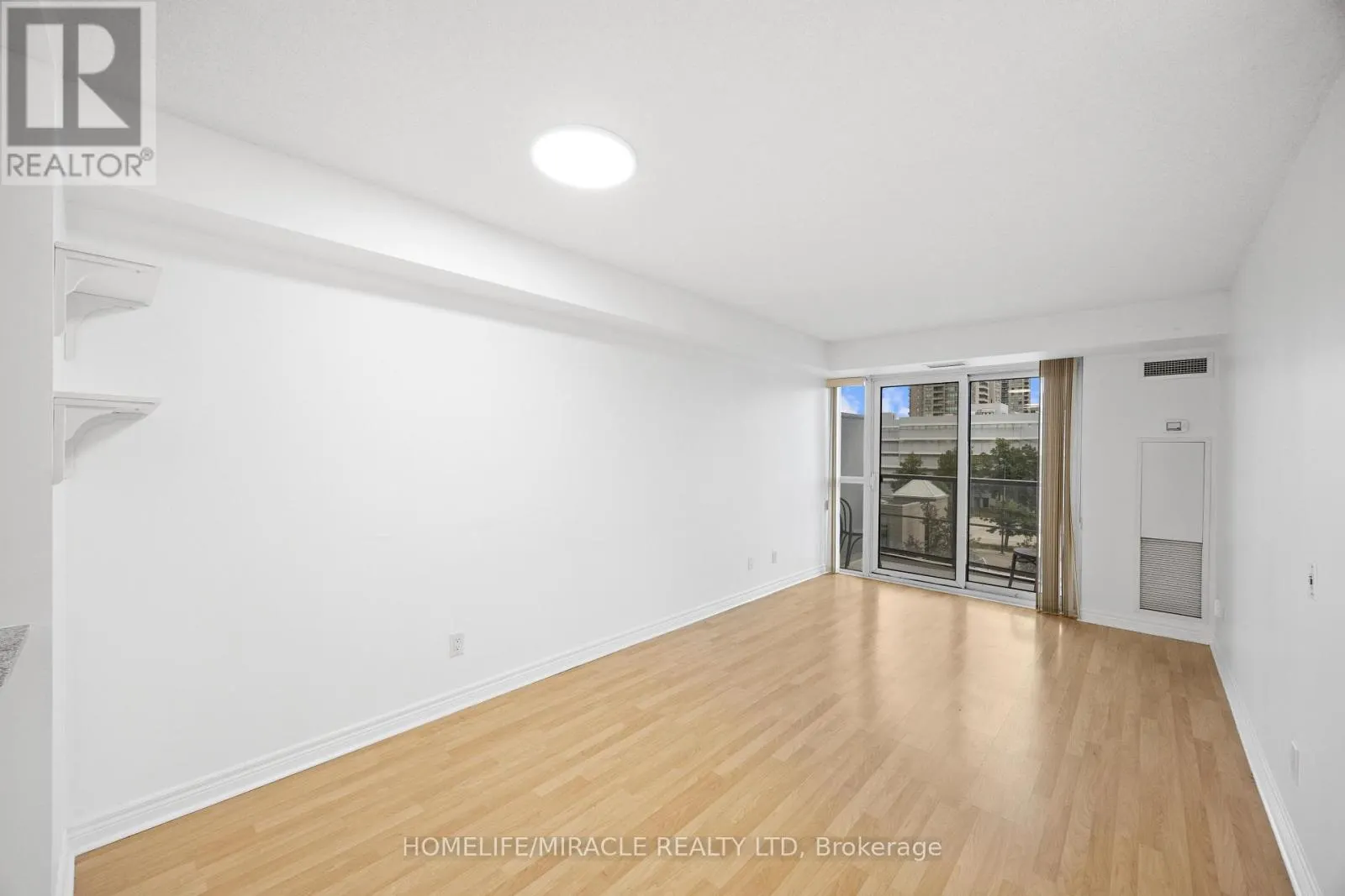 410 - 83 BOROUGH DRIVE
