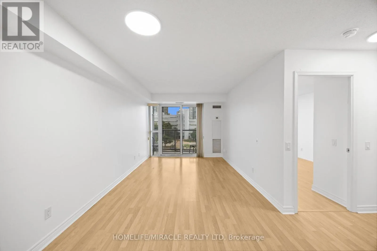 410 - 83 BOROUGH DRIVE
