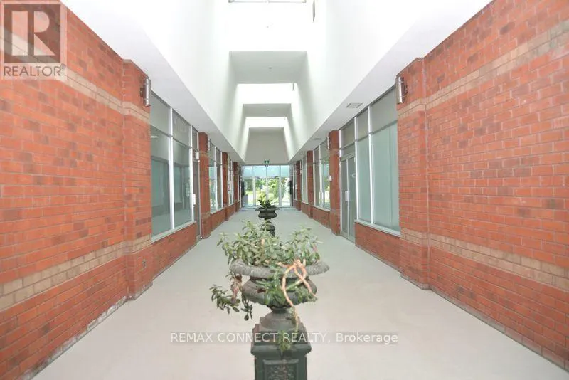 18 - 850 TAPSCOTT ROAD