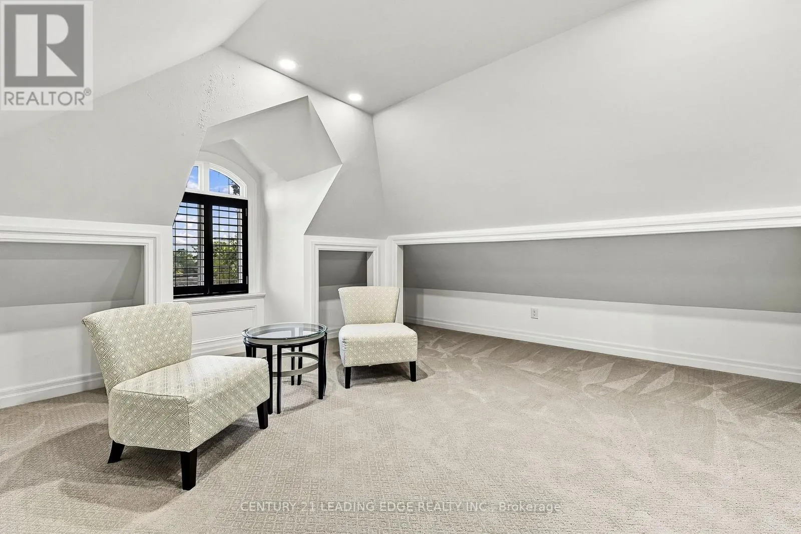 134 FRONT STREET E