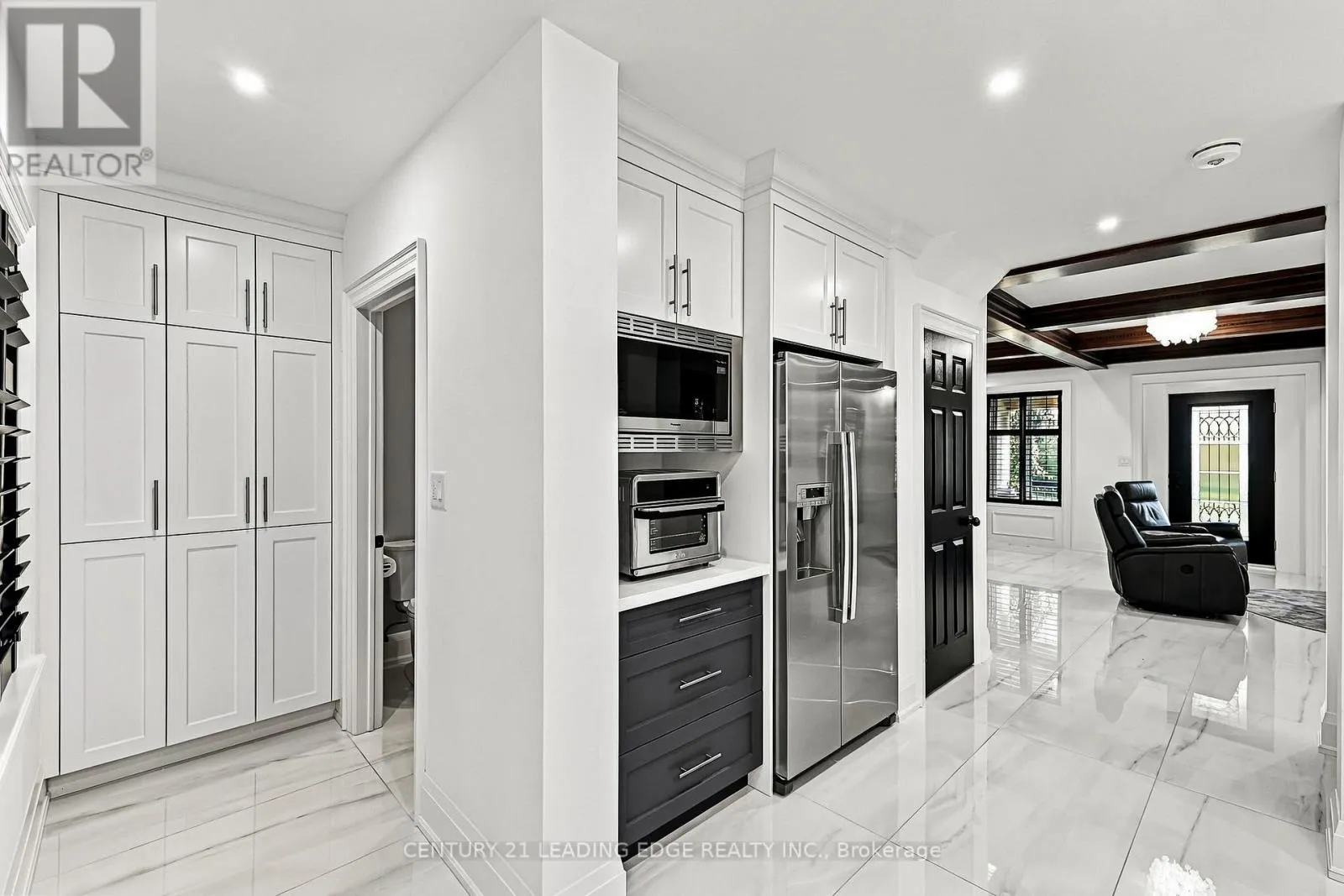 134 FRONT STREET E