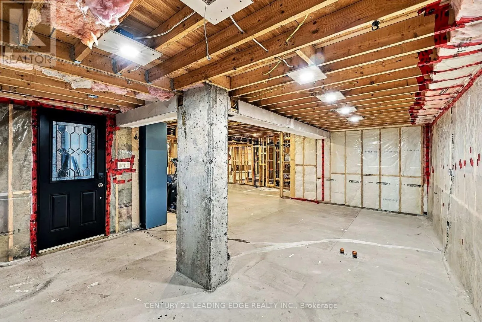 134 FRONT STREET E