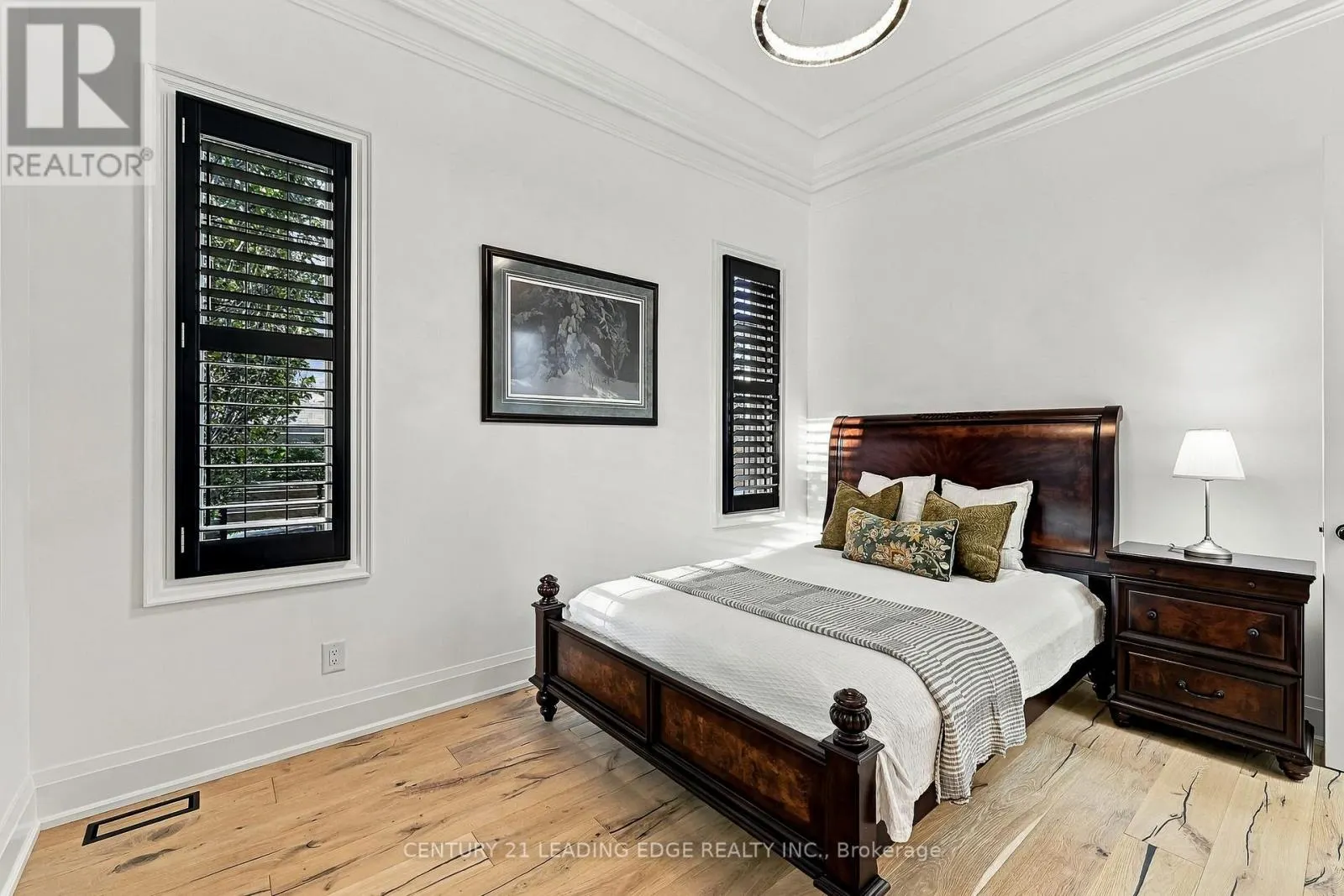 134 FRONT STREET E