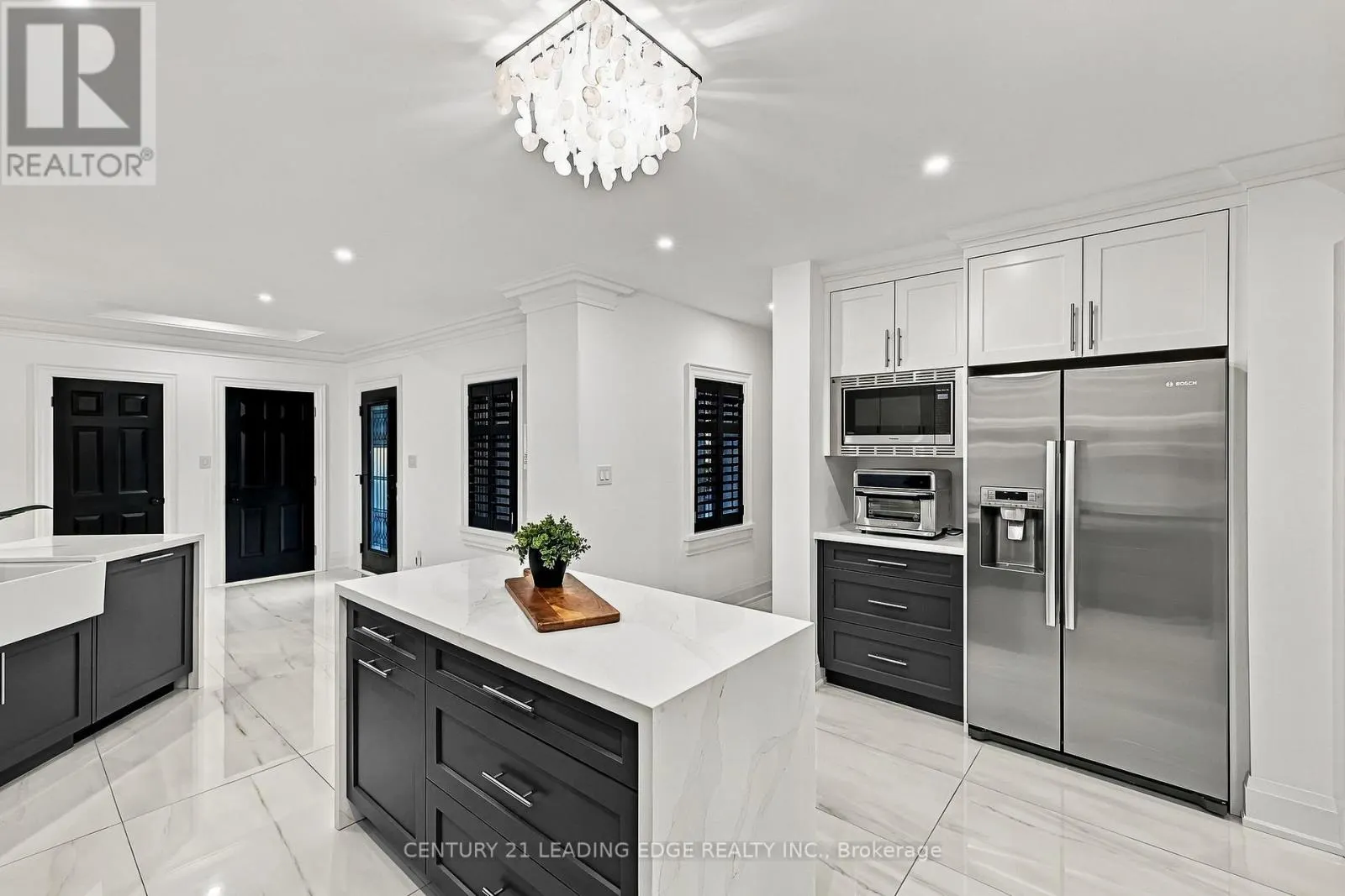 134 FRONT STREET E