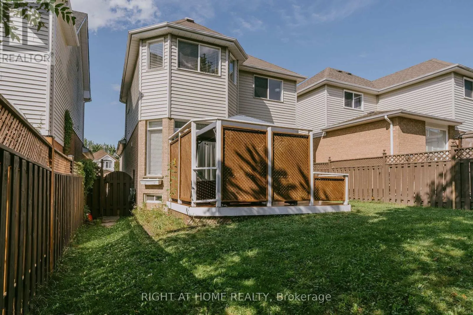1014 SUMMITVIEW CRESCENT