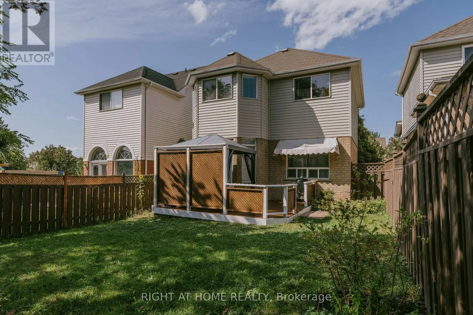 1014 SUMMITVIEW CRESCENT