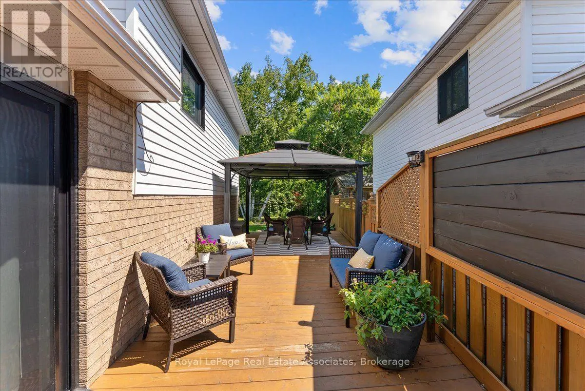 1464 TROWBRIDGE DRIVE