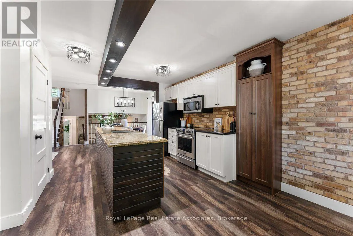 1464 TROWBRIDGE DRIVE