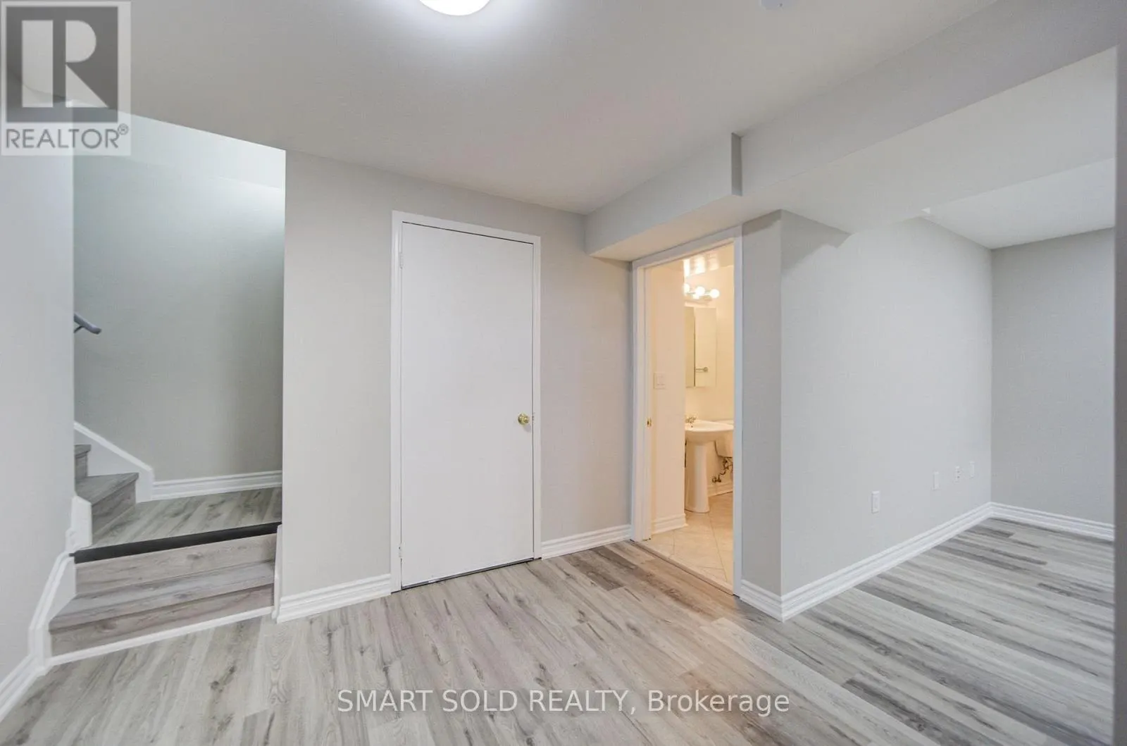 32 BROCKMAN CRESCENT