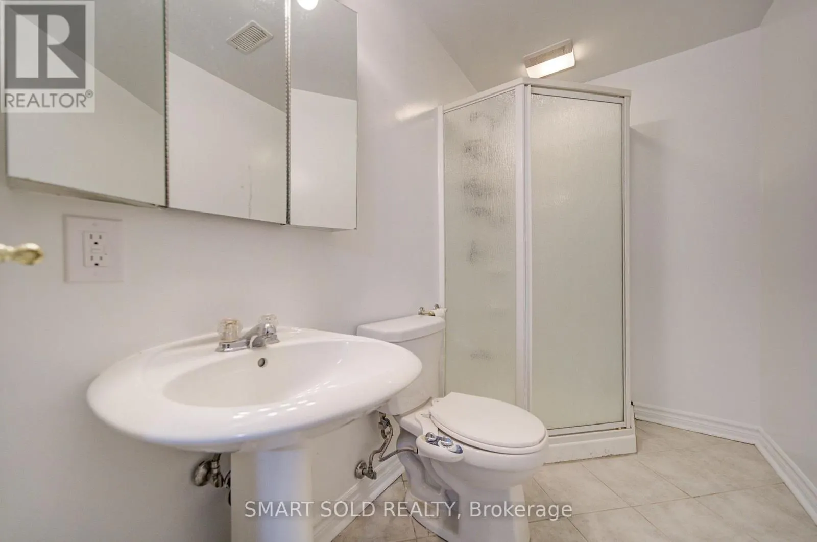 32 BROCKMAN CRESCENT