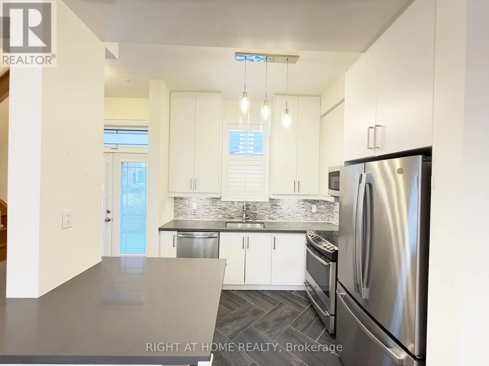 1 FAIRHEAD MEWS