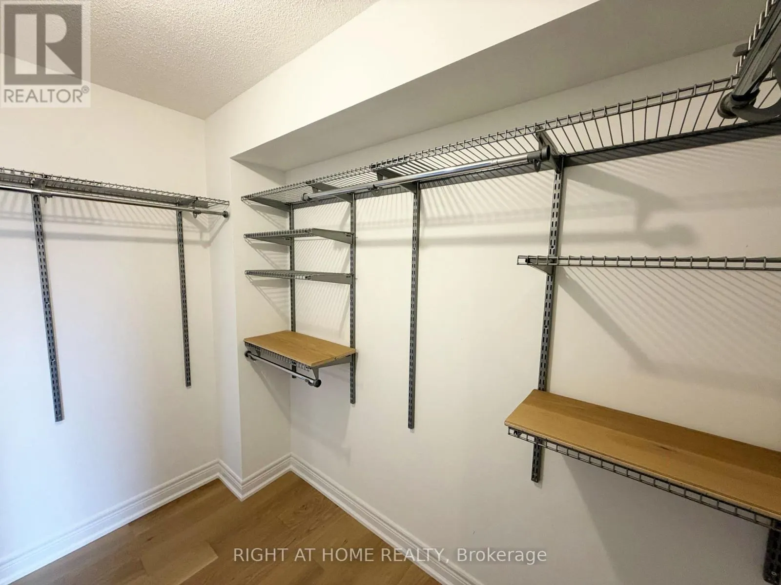 1 FAIRHEAD MEWS