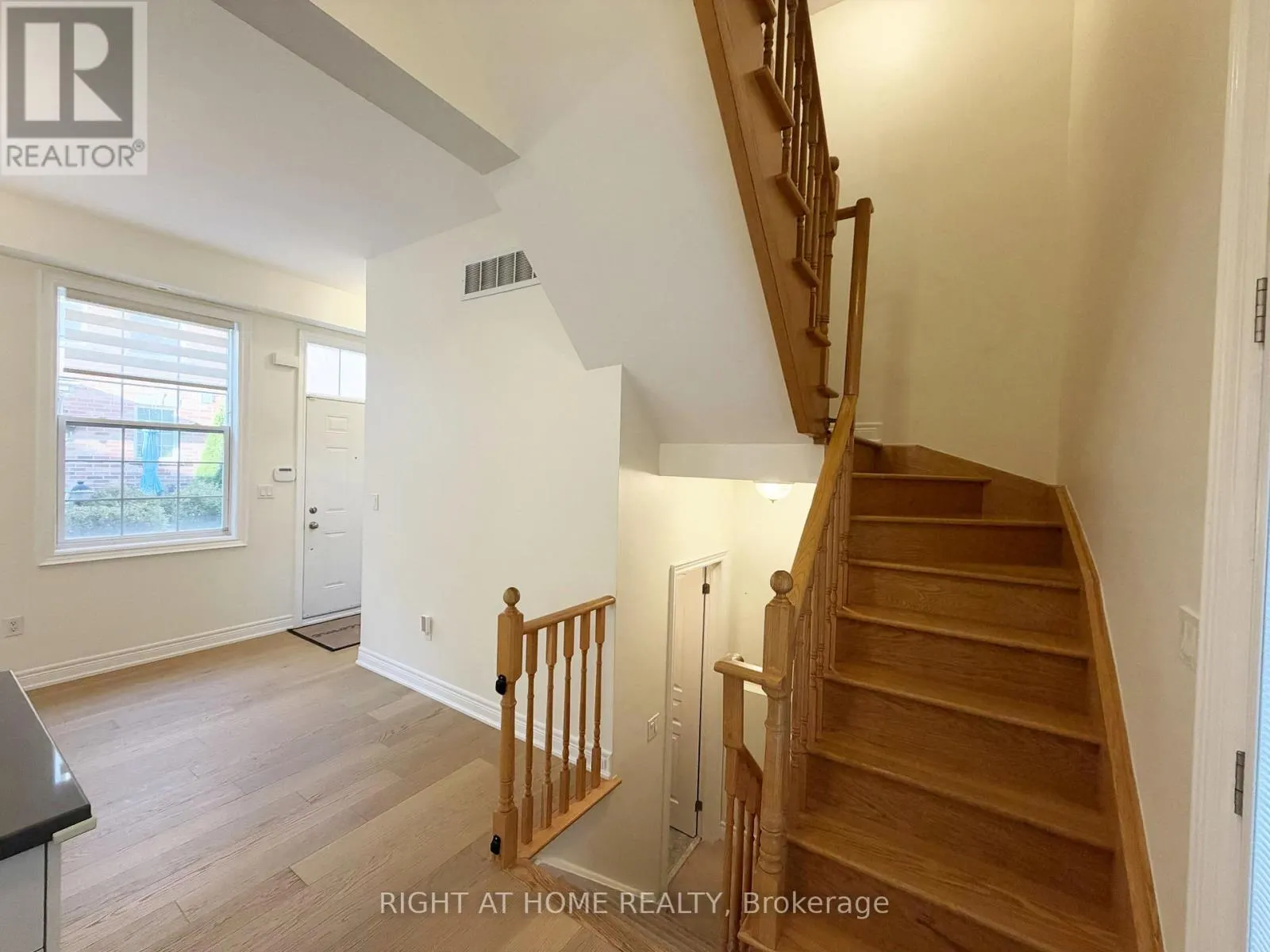1 FAIRHEAD MEWS