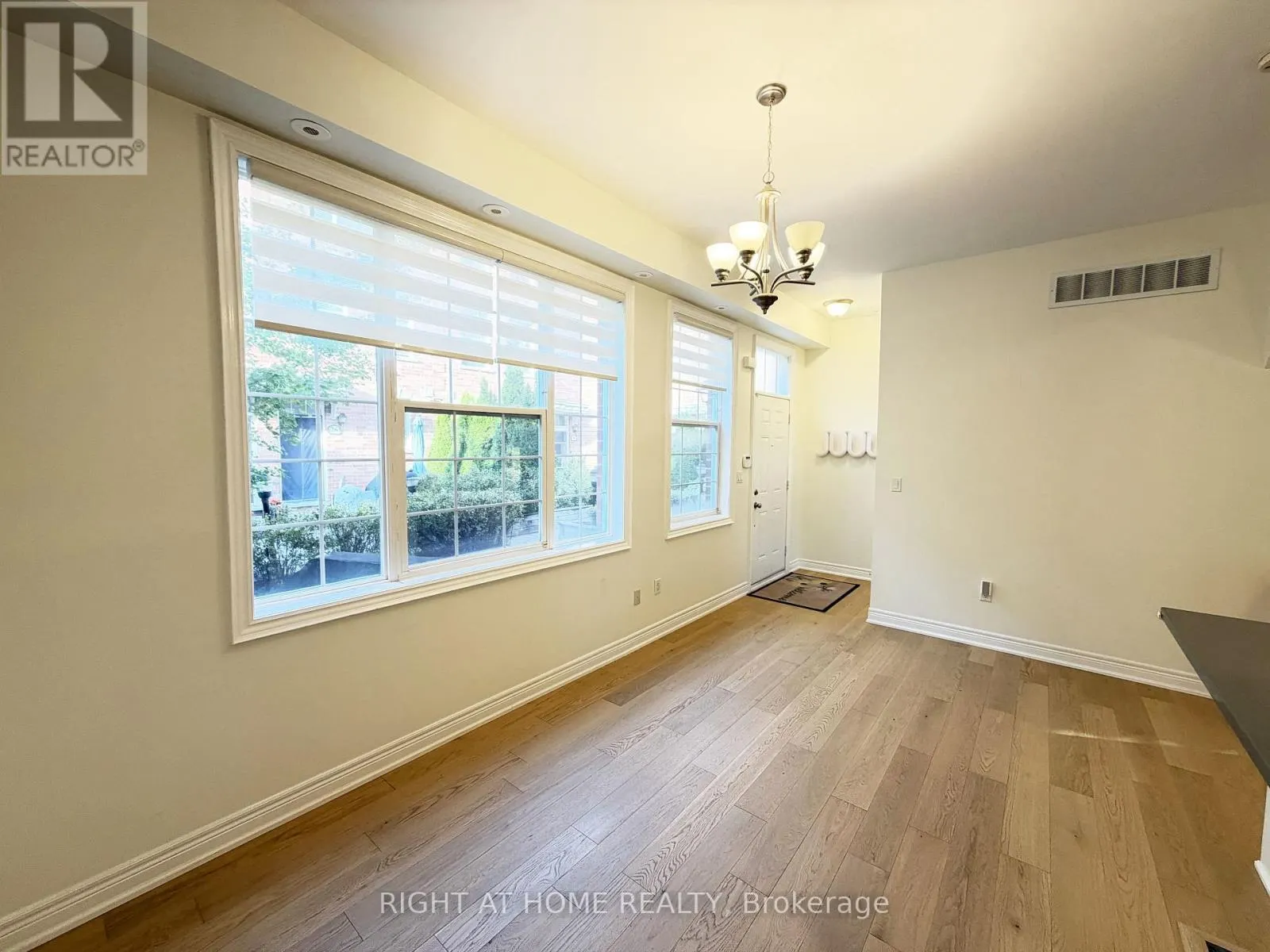 1 FAIRHEAD MEWS