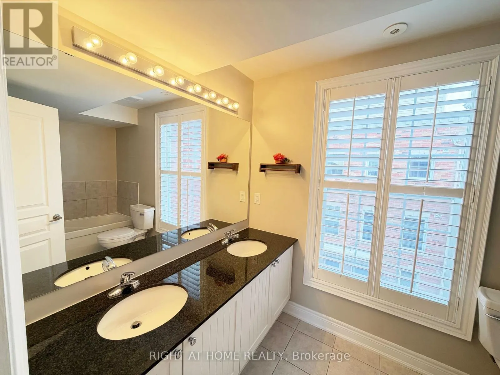 1 FAIRHEAD MEWS