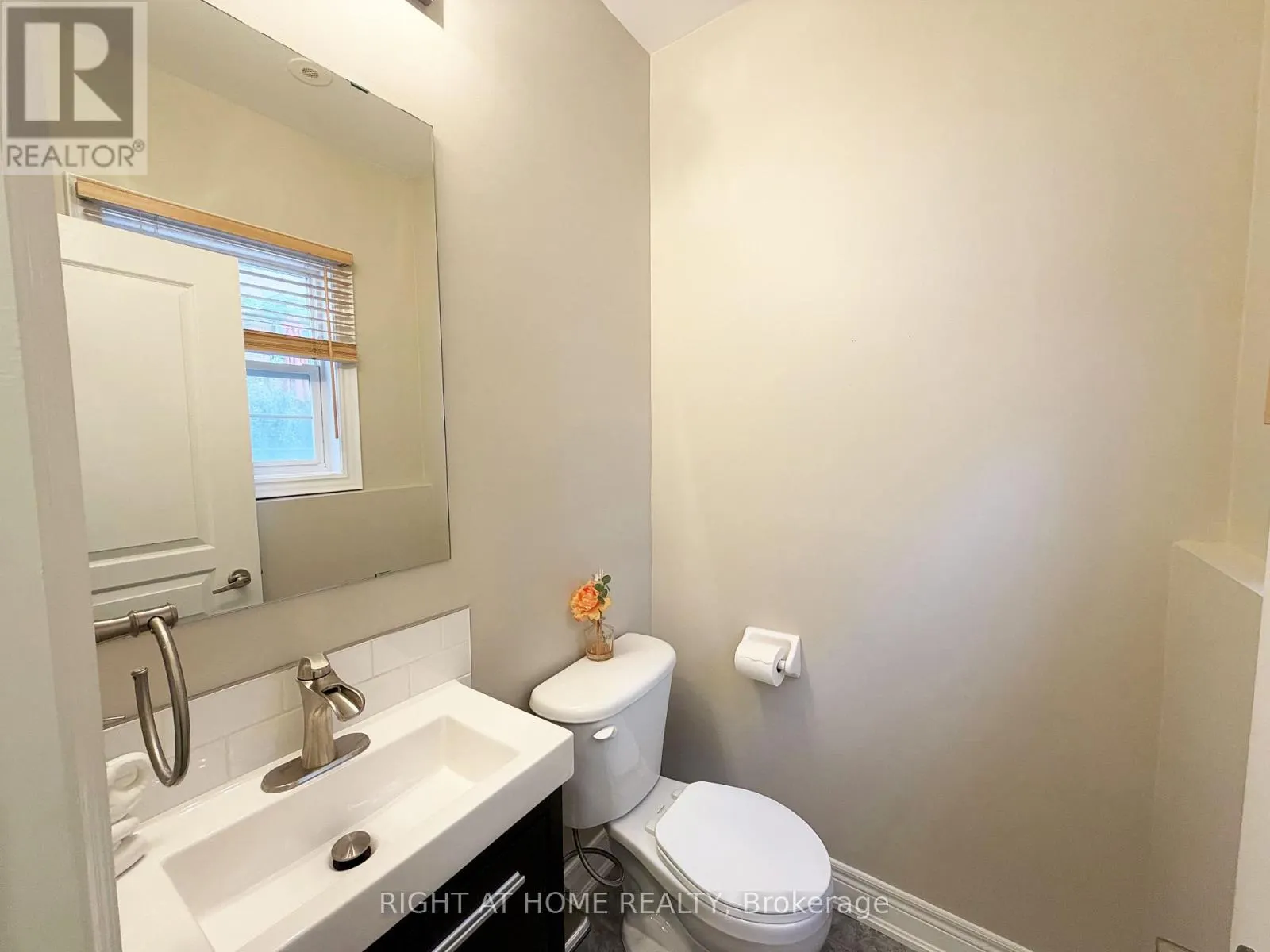 1 FAIRHEAD MEWS