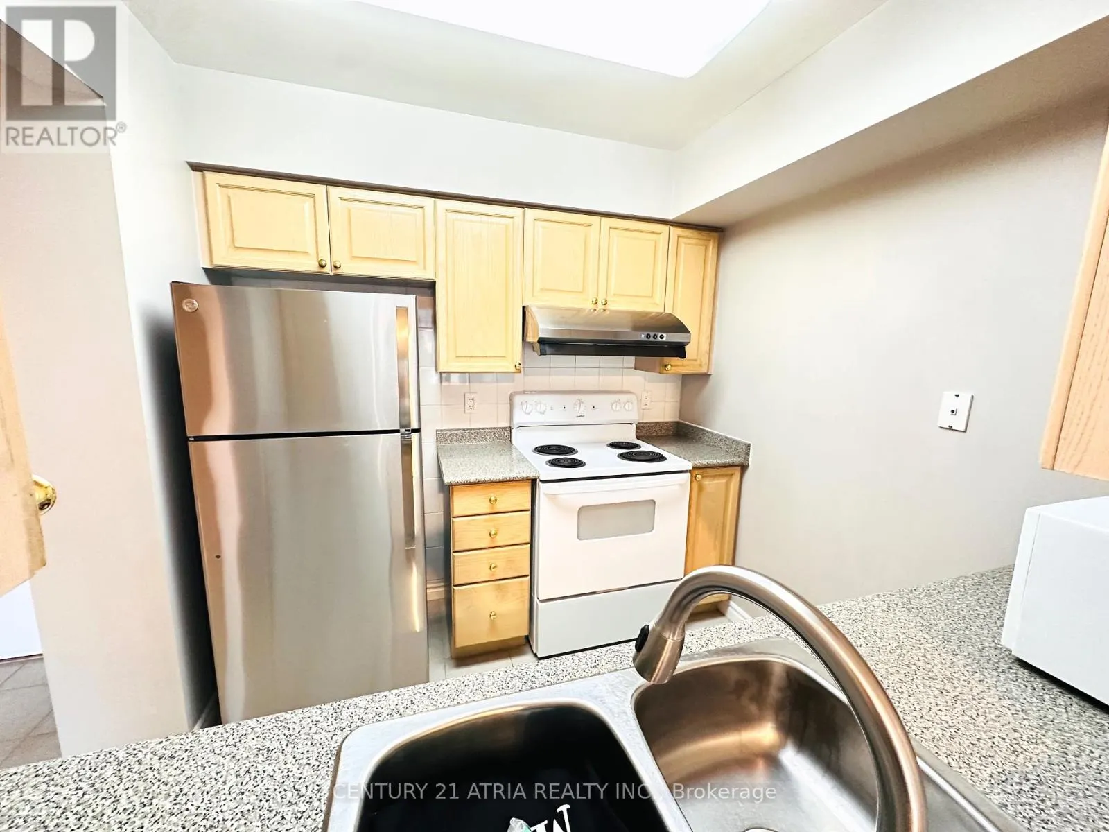 211 - 3088 KENNEDY ROAD