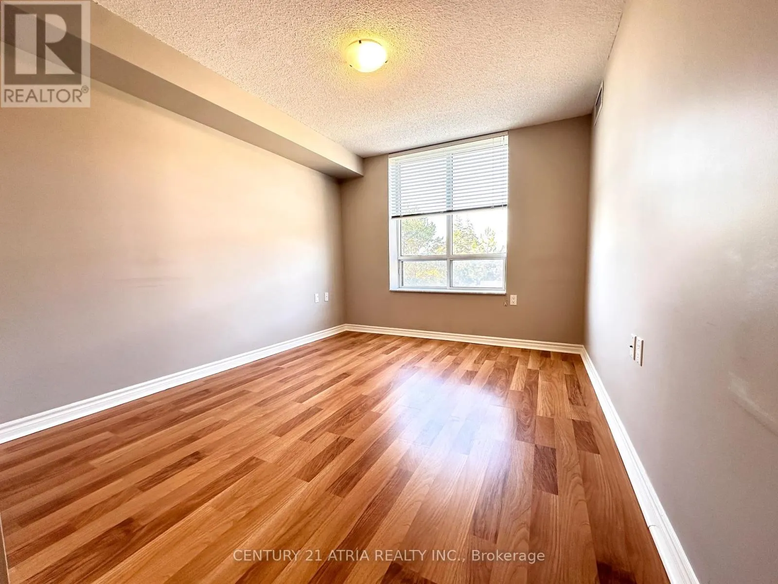 211 - 3088 KENNEDY ROAD