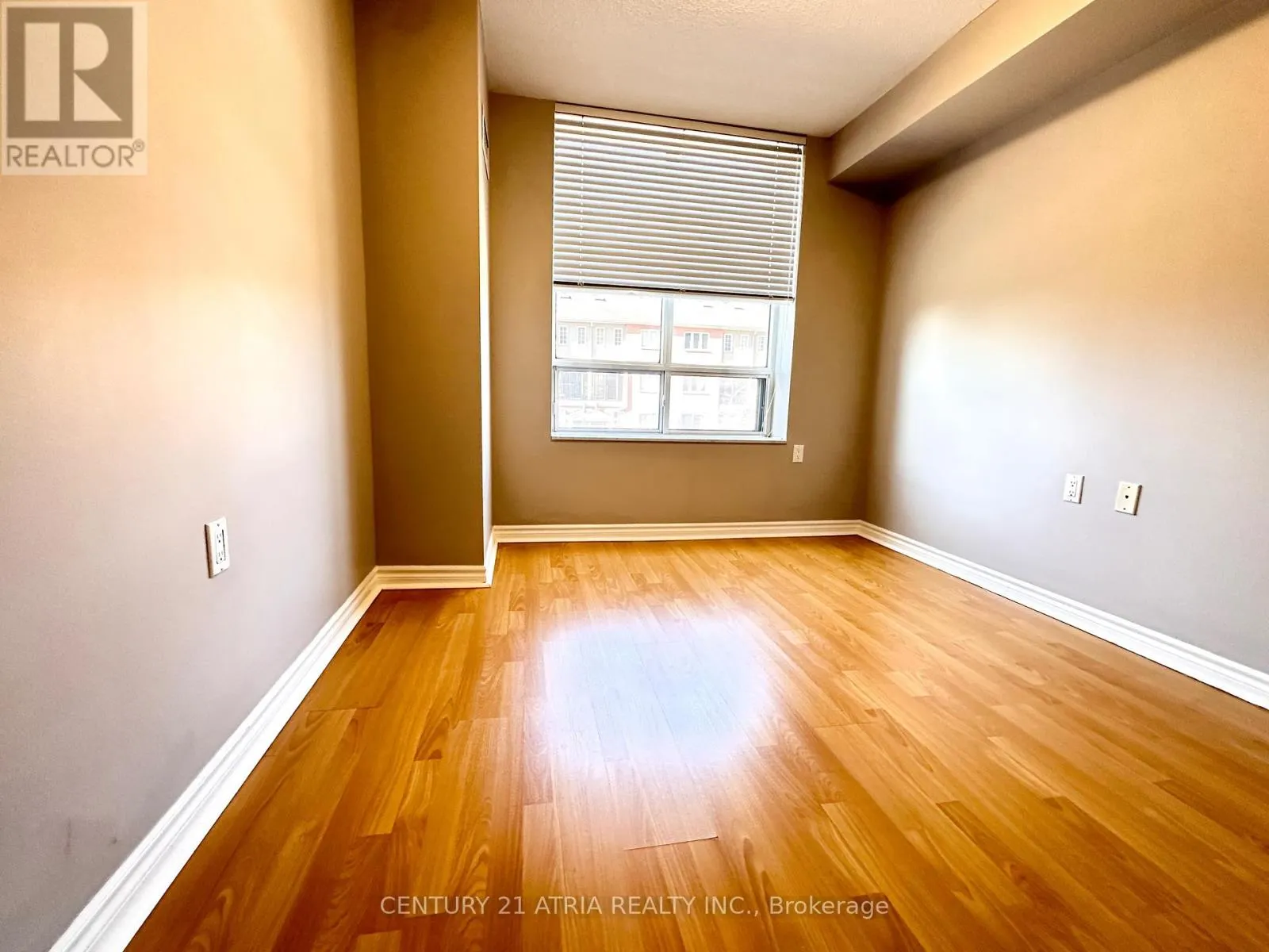 211 - 3088 KENNEDY ROAD