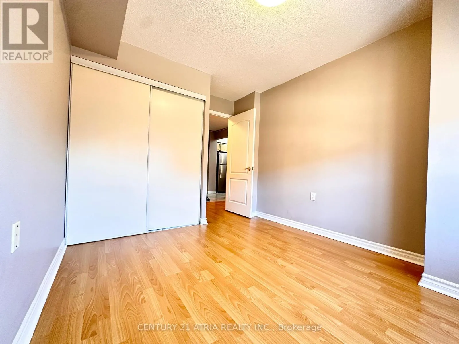 211 - 3088 KENNEDY ROAD