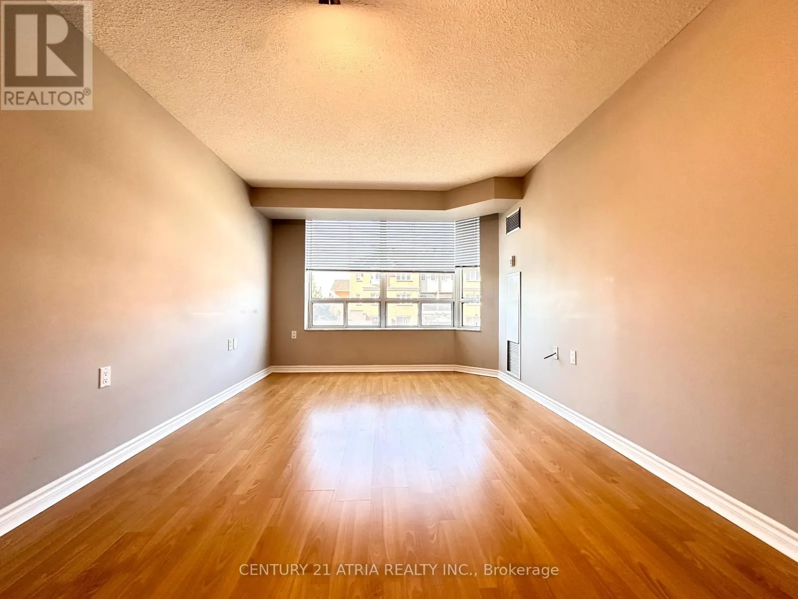 211 - 3088 KENNEDY ROAD