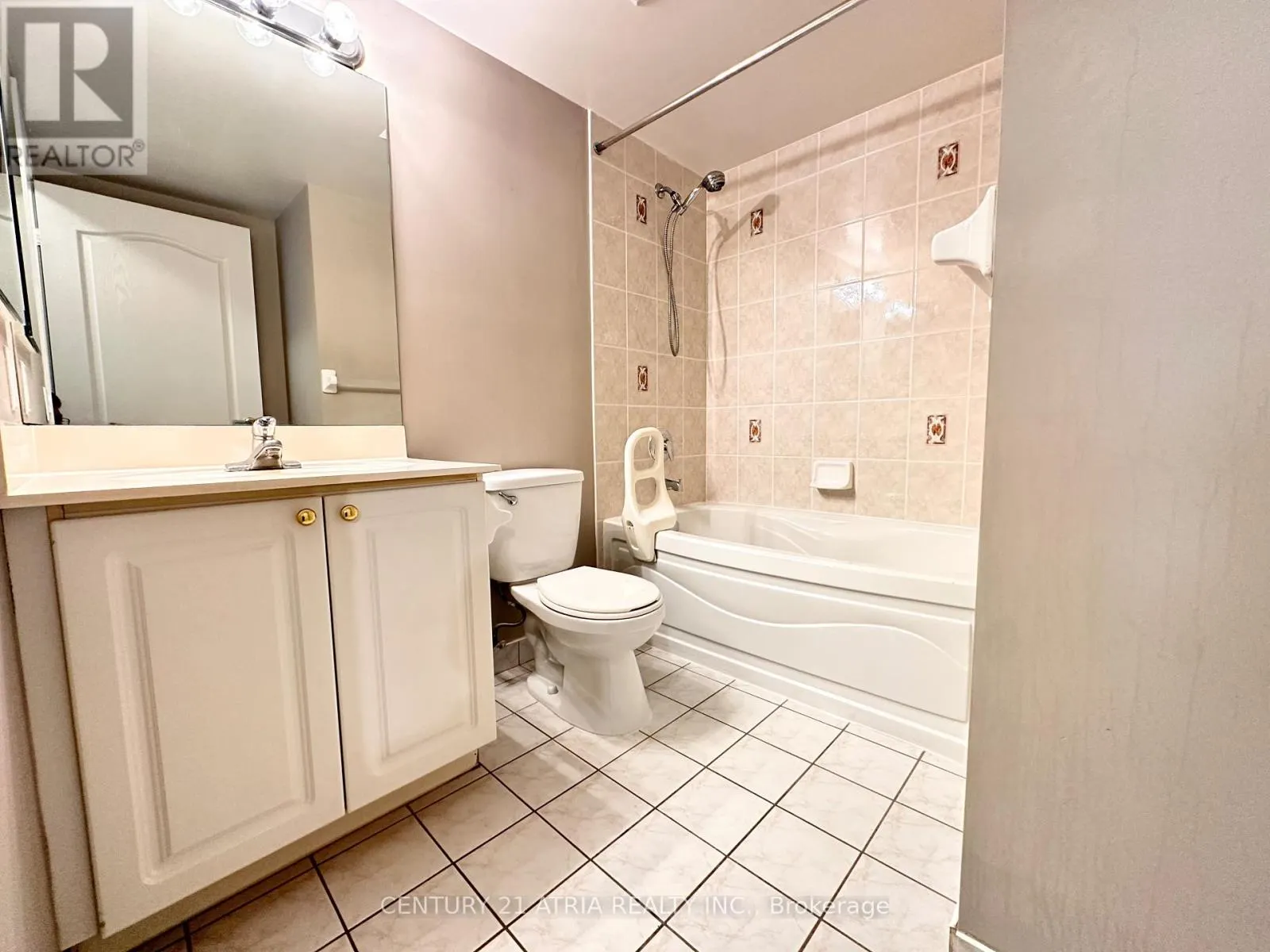 211 - 3088 KENNEDY ROAD