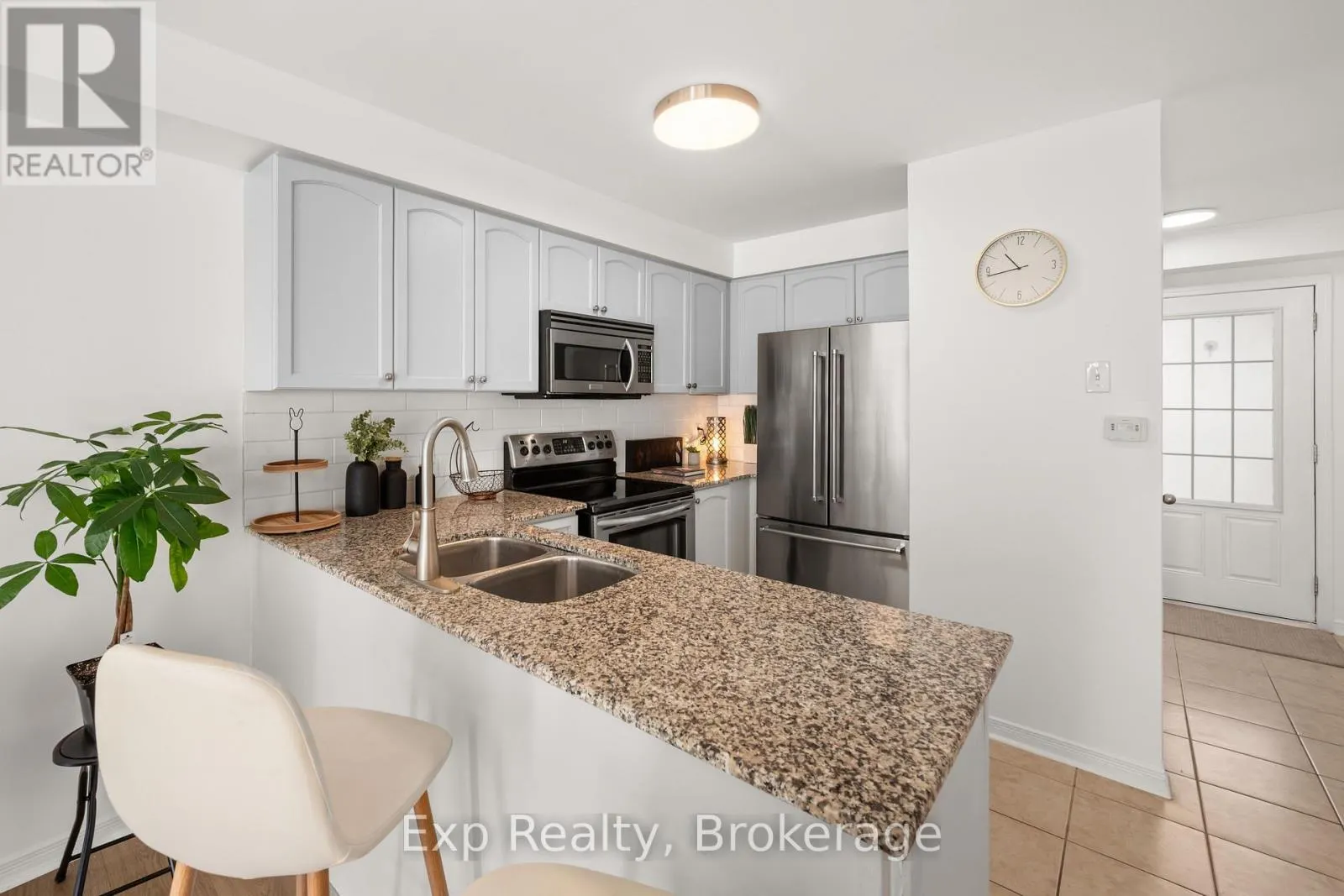 112 RICHARD DAVIES CRESCENT