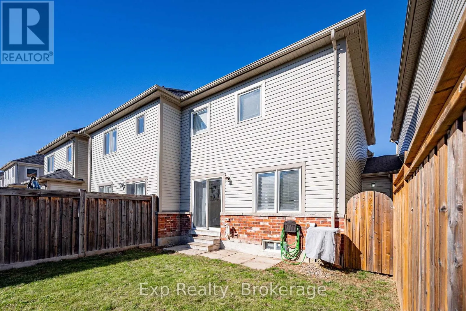 112 RICHARD DAVIES CRESCENT