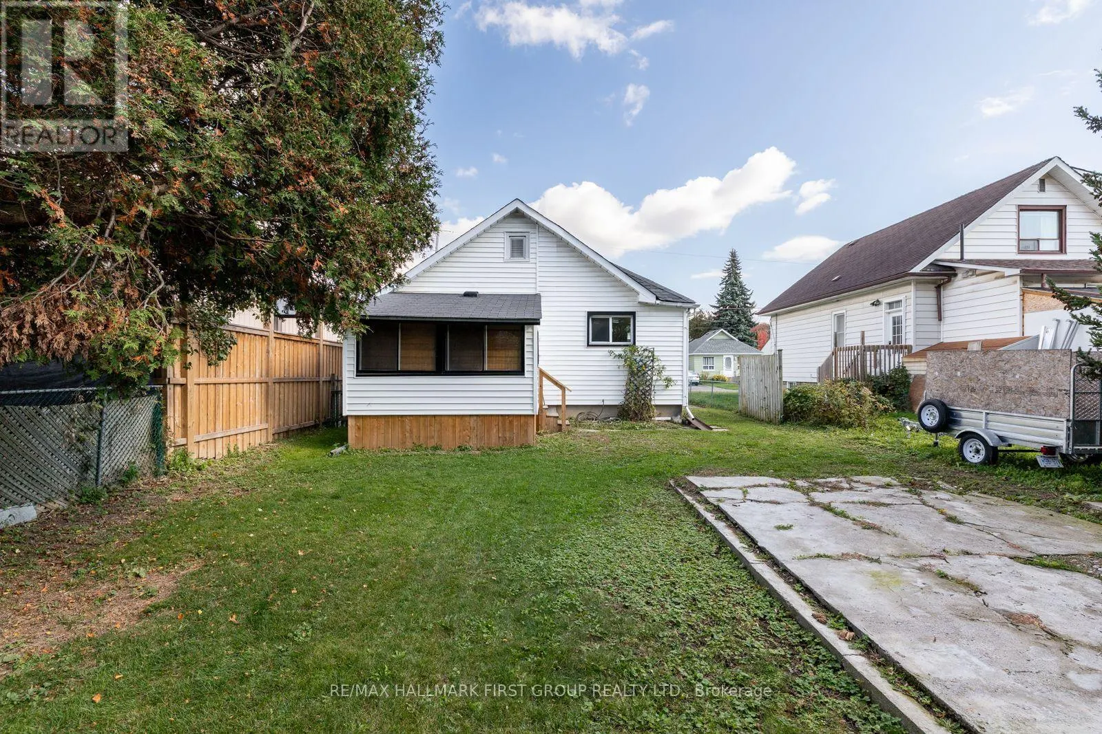 350 OSHAWA BOULEVARD S