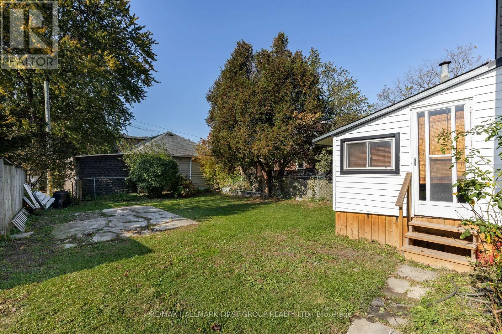 350 OSHAWA BOULEVARD S