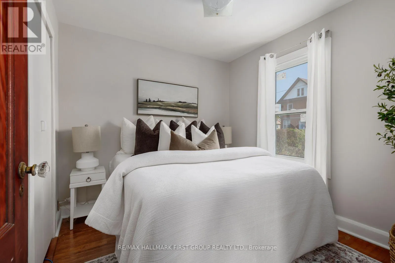 350 OSHAWA BOULEVARD S