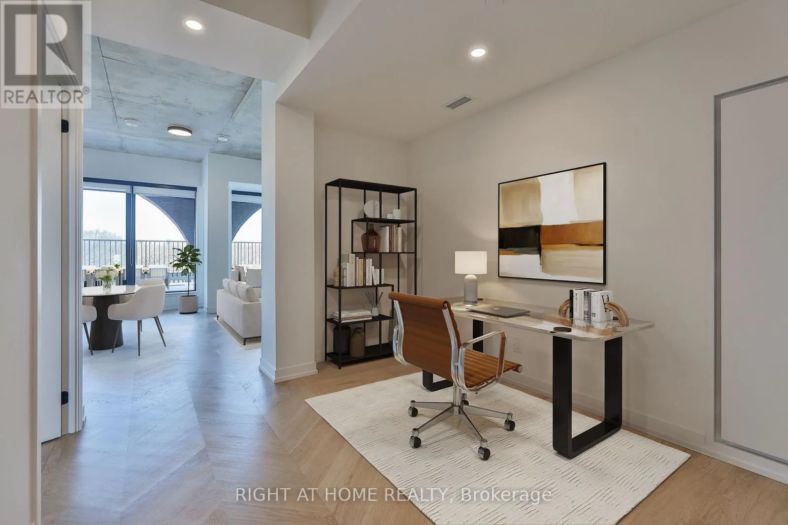 602 - 761 QUEEN STREET E