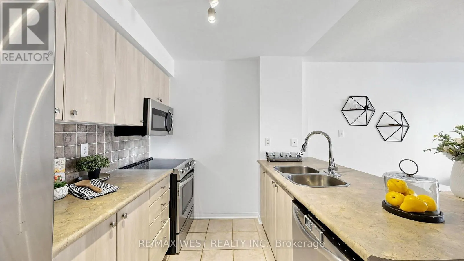 105 - 102 ASPEN SPRINGS DRIVE