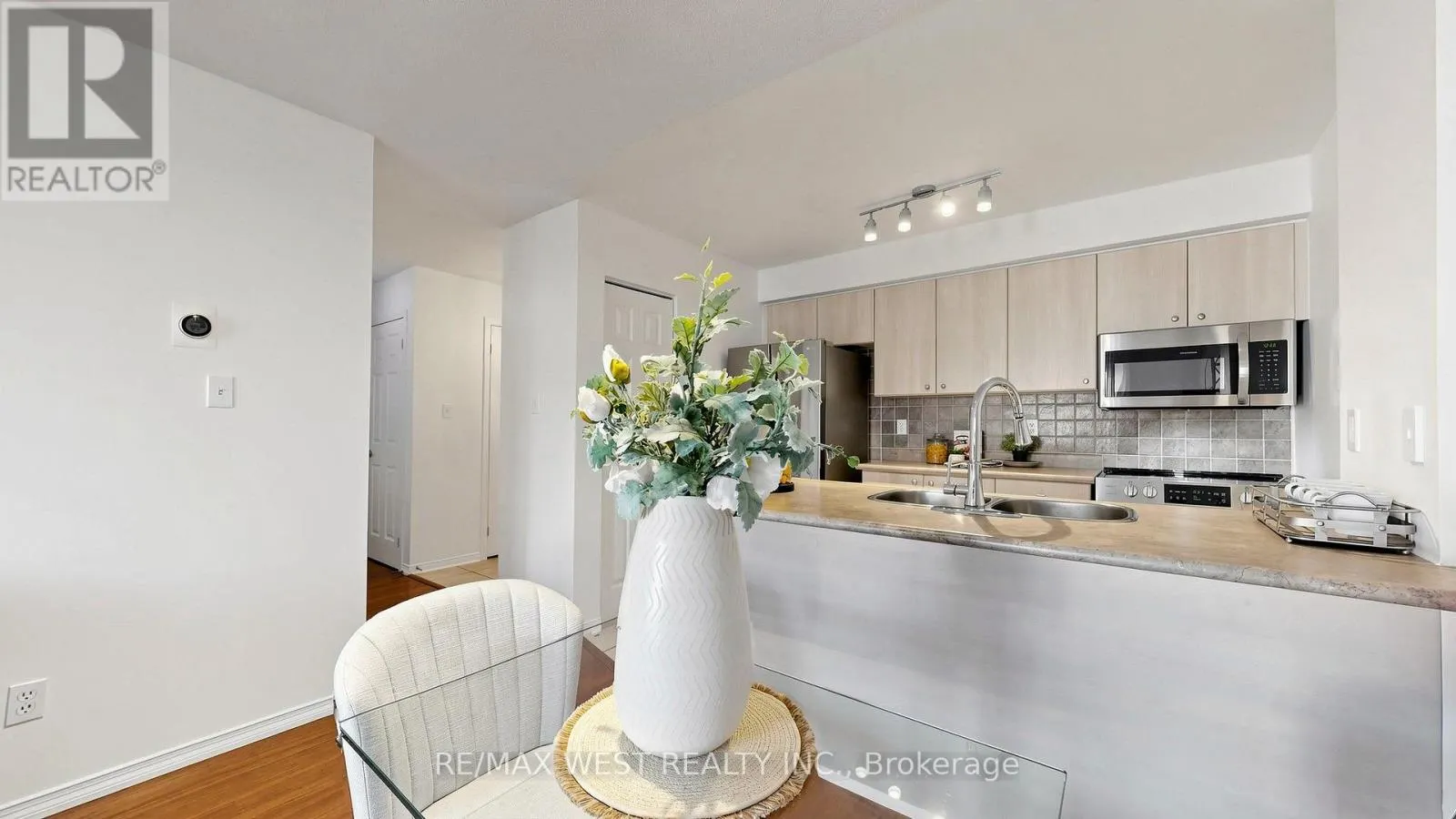 105 - 102 ASPEN SPRINGS DRIVE
