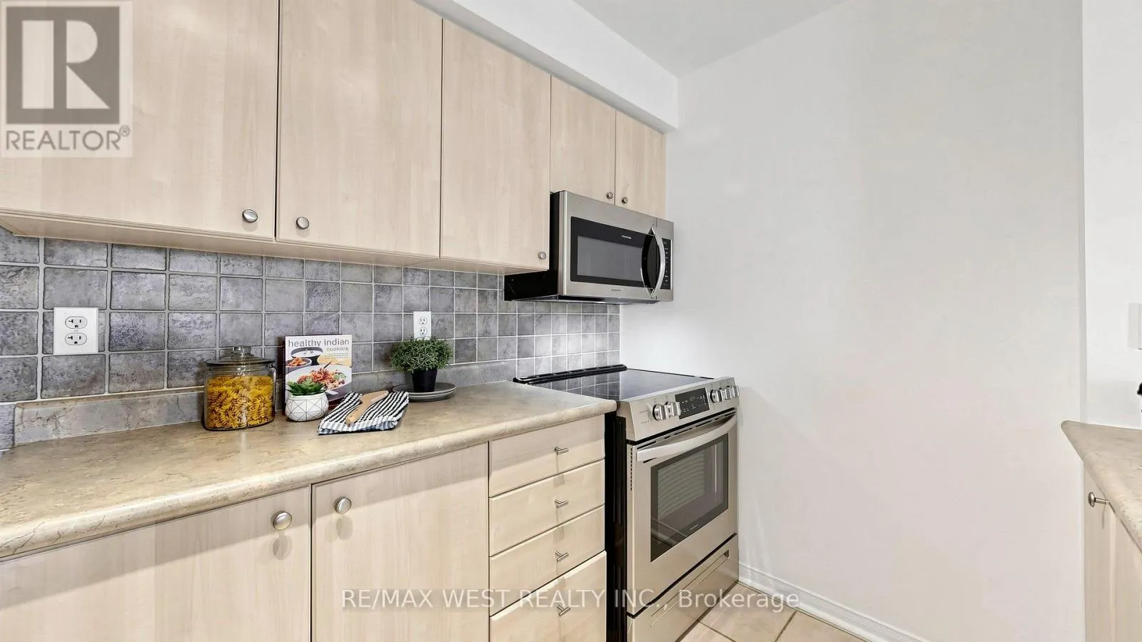 105 - 102 ASPEN SPRINGS DRIVE