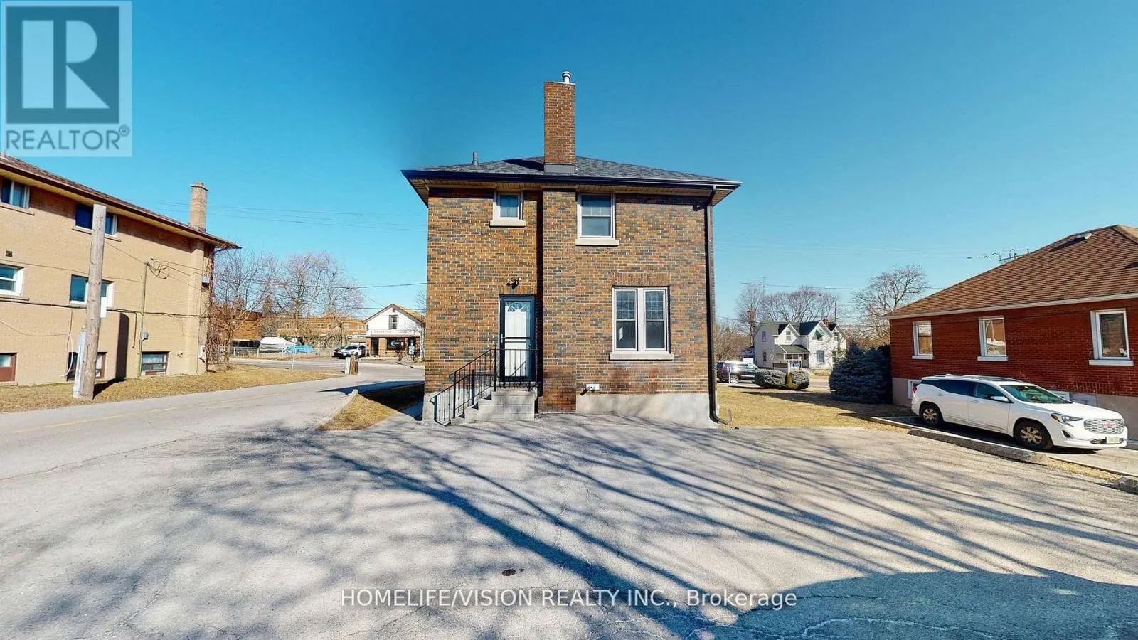123 MARY STREET E