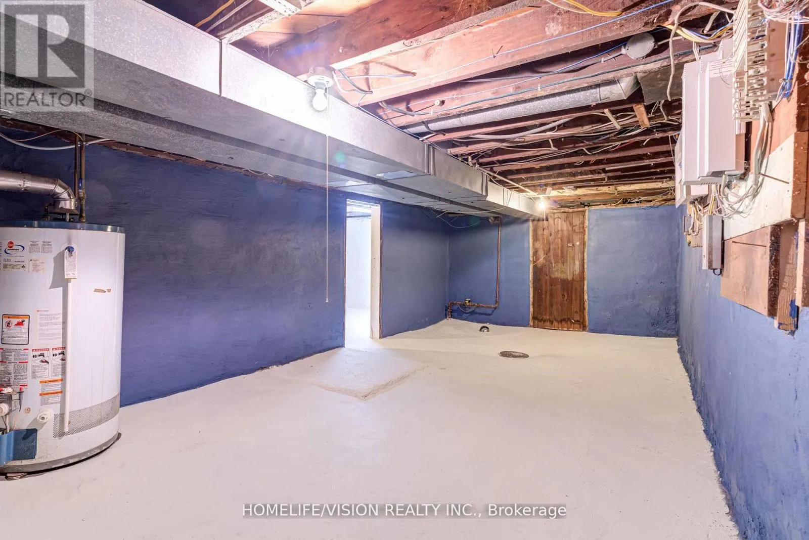 123 MARY STREET E