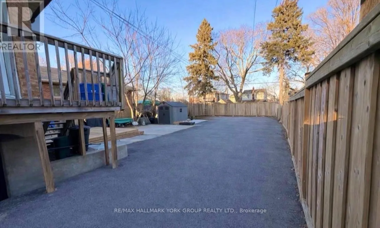 UPPER - 137 ROSEHILL BOULEVARD