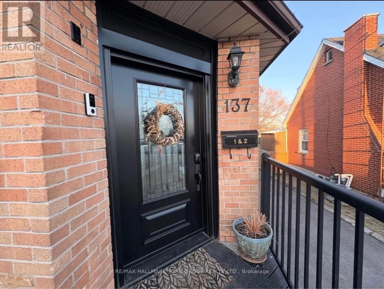 UPPER - 137 ROSEHILL BOULEVARD