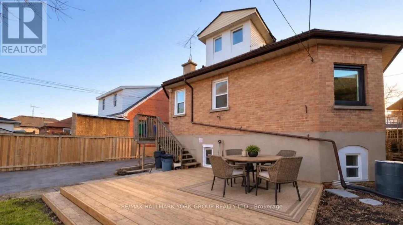 UPPER - 137 ROSEHILL BOULEVARD
