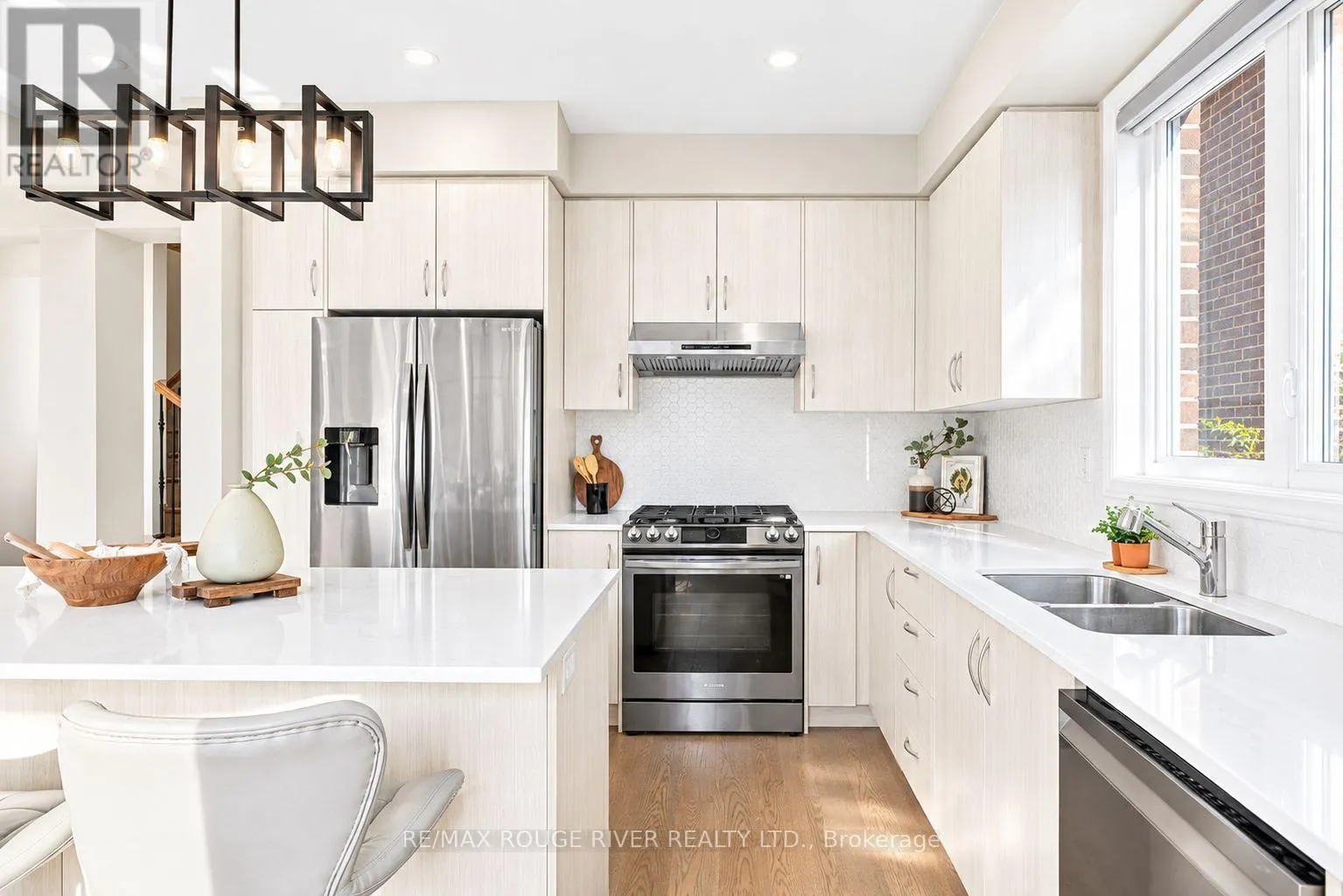 520 CORONATION ROAD