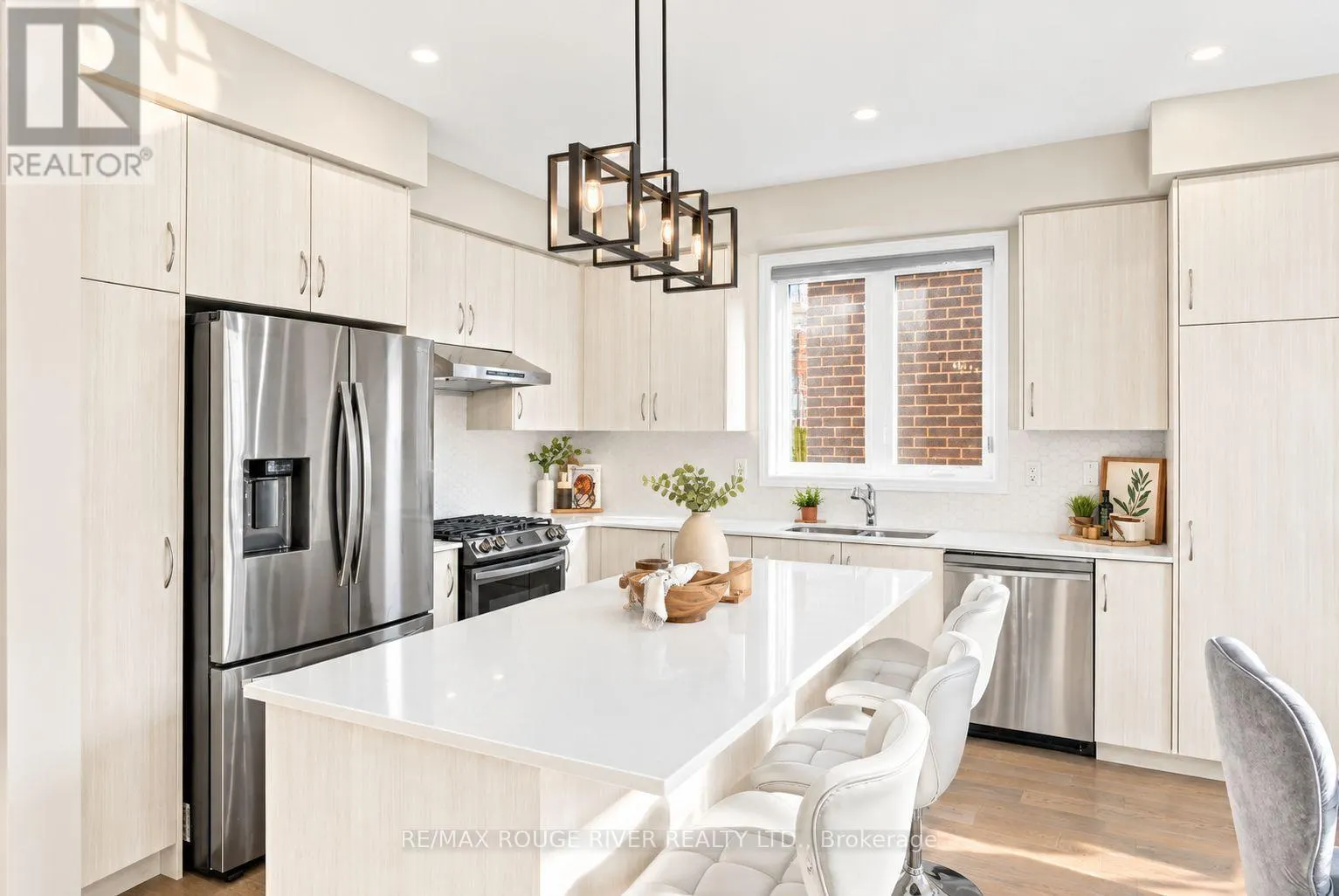 520 CORONATION ROAD