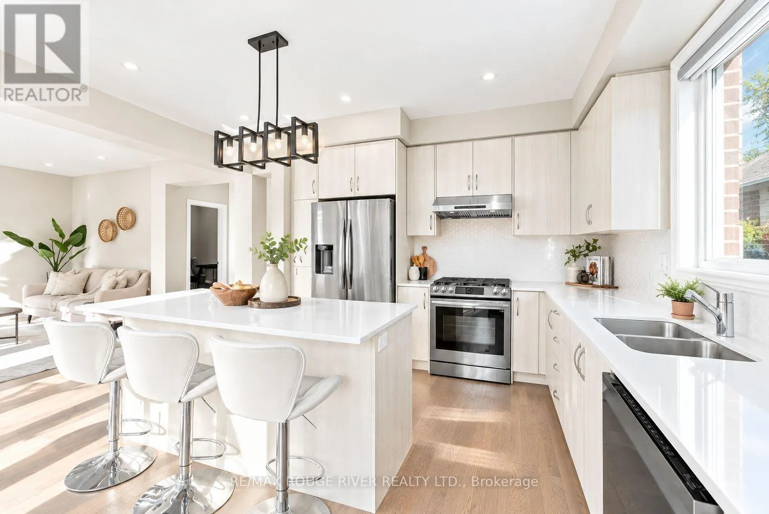 520 CORONATION ROAD