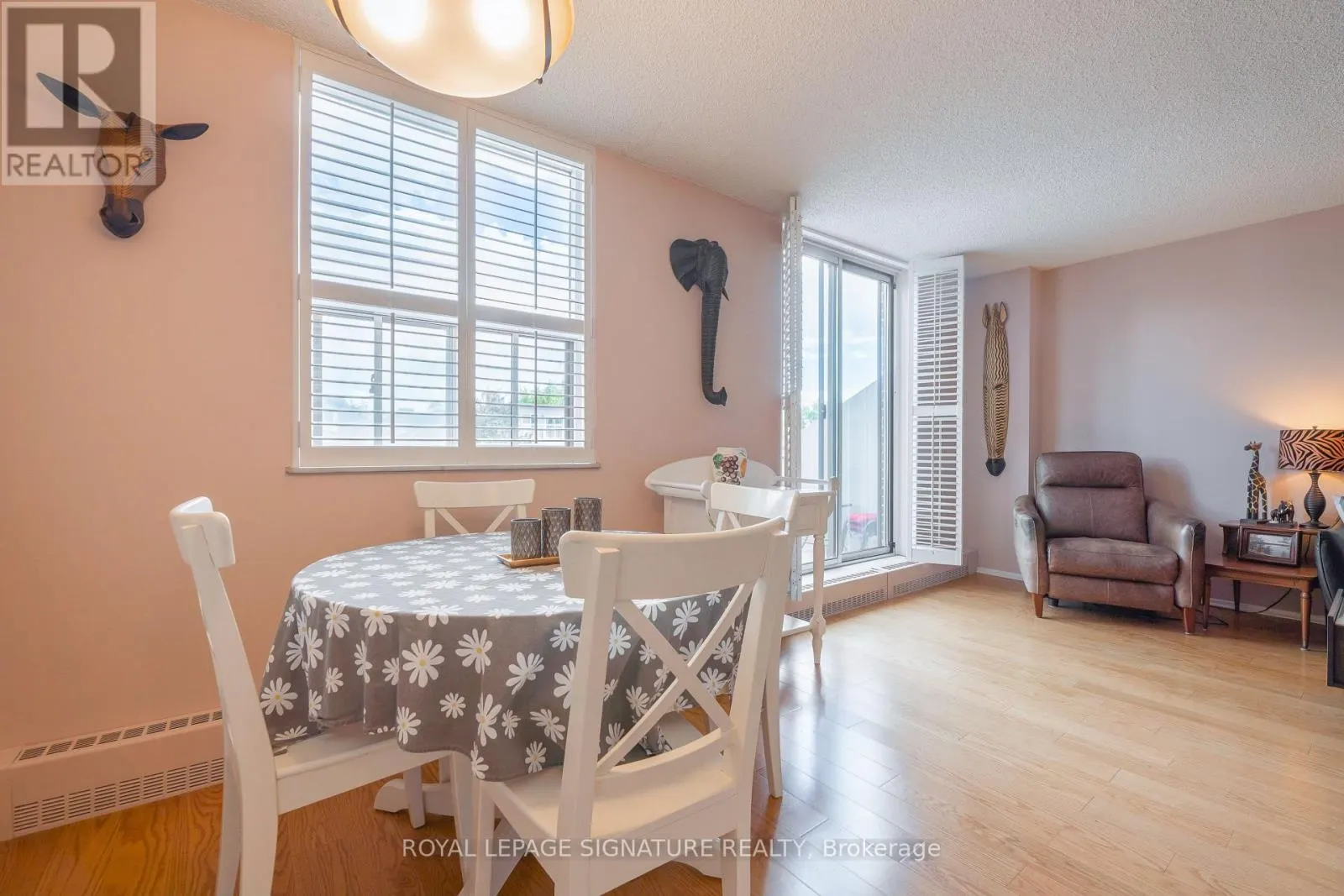 211 - 1071 WOODBINE AVENUE